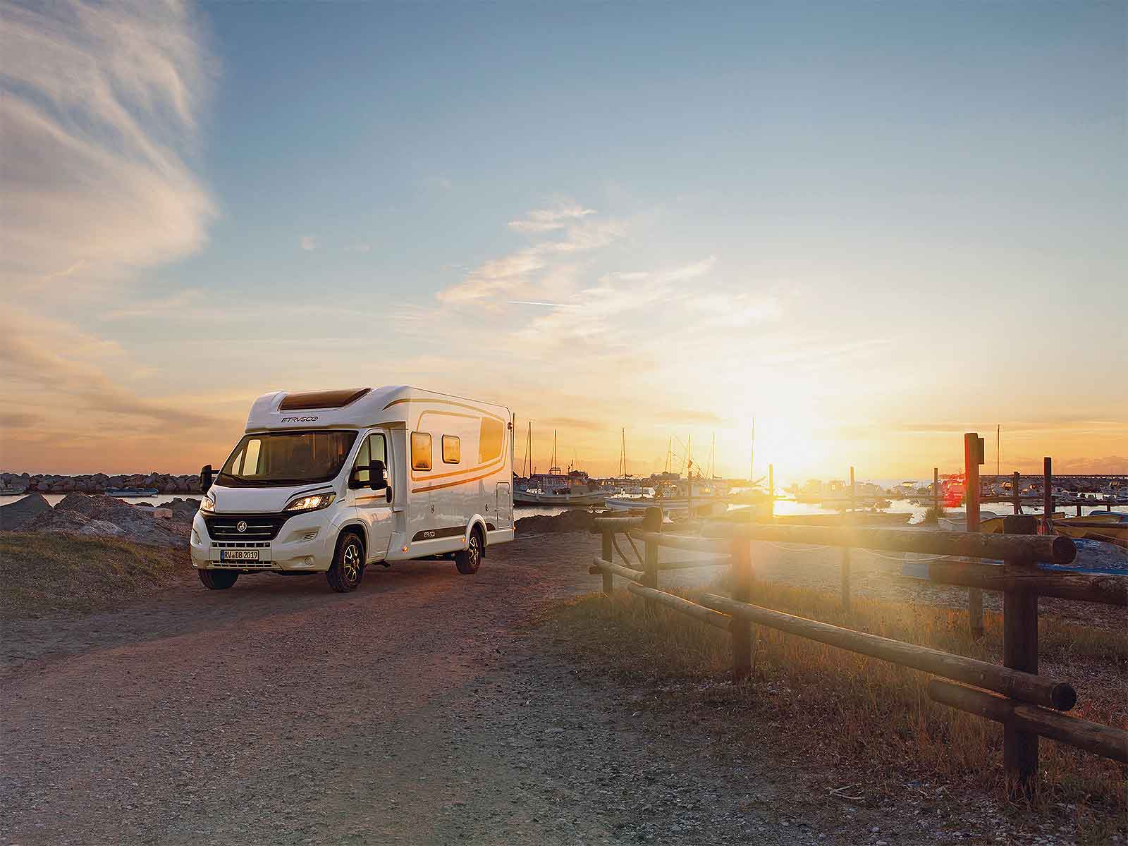 Wohnmobile, Vans, Caravans, Occasionen und Neufahrzeuge im Schweizer Caravaning-Markt kaufen und verkaufen